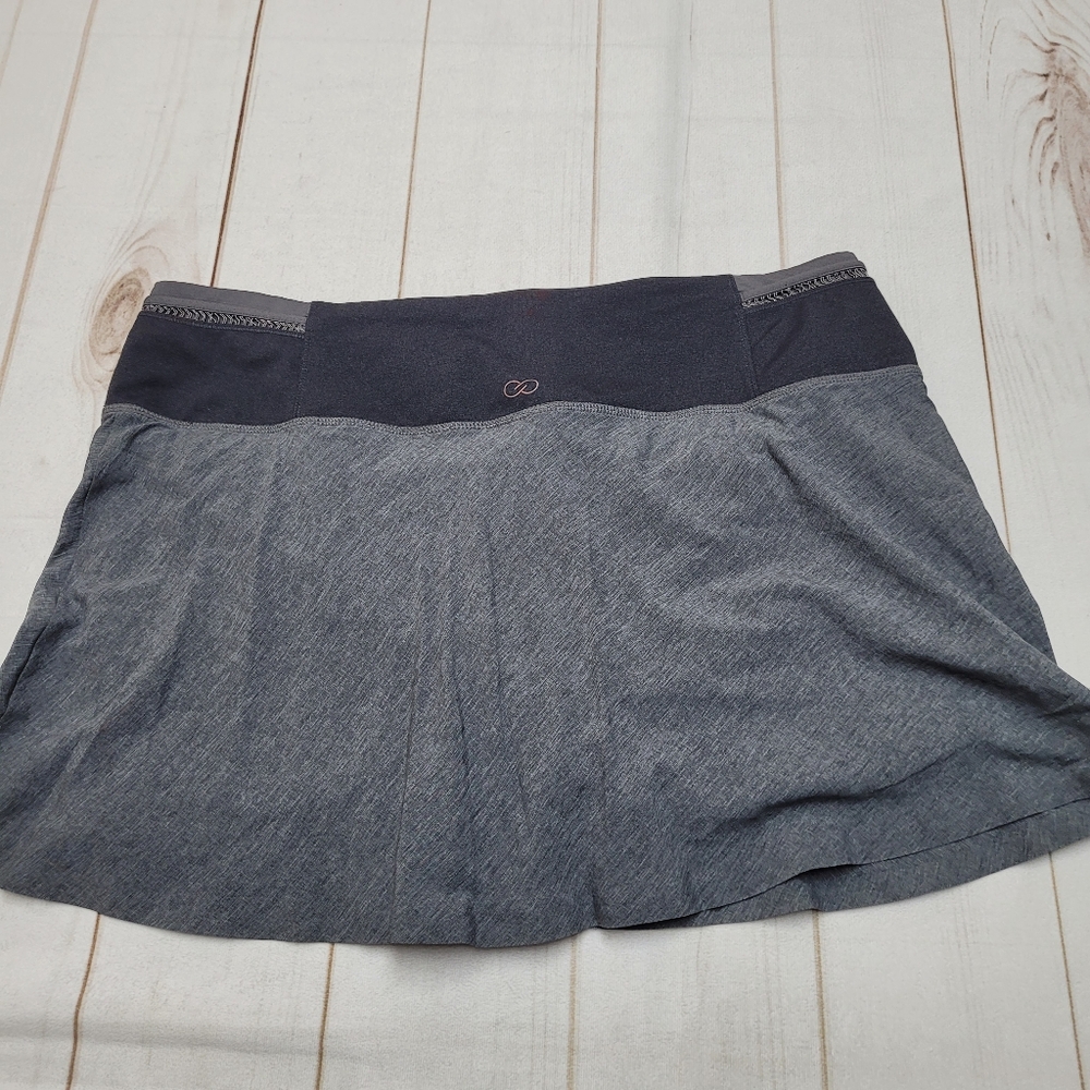 CALIA by Carrie Underwood Gray and Black Athletic Skort